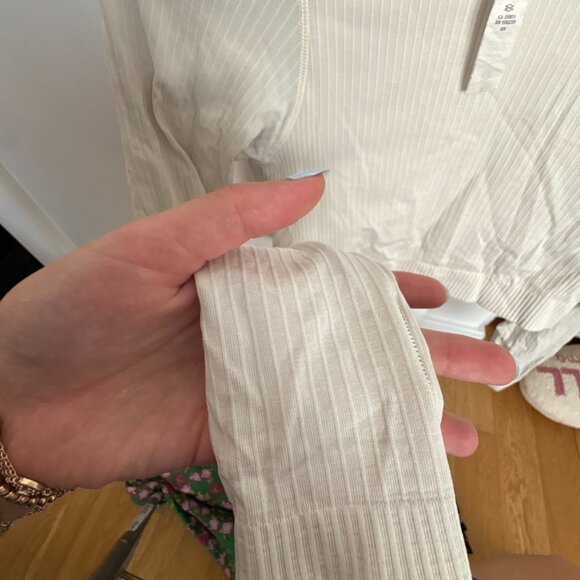 Lululemon Ebb Cropped Long Sleeve Shirt Beige Ribbed Knit Round Neck Sz 6 - Picture 4 of 7